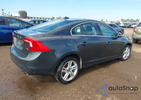 2014 Volvo S60 T5 из США, поврежденный, VIN YV1612FS9E2278235